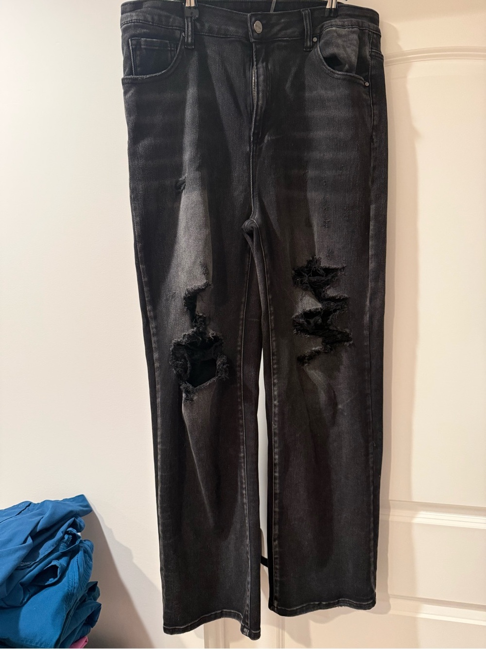 🖤 RISEN Jeans Women’s 1XL Black Distressed Denim